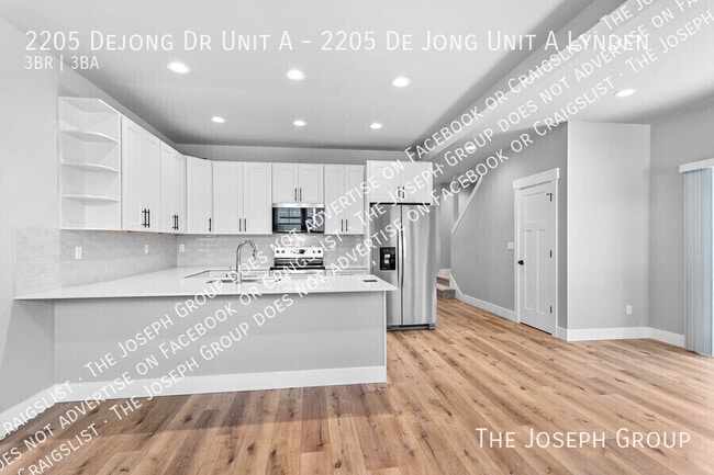 Building Photo - 2205 DeJong Dr
