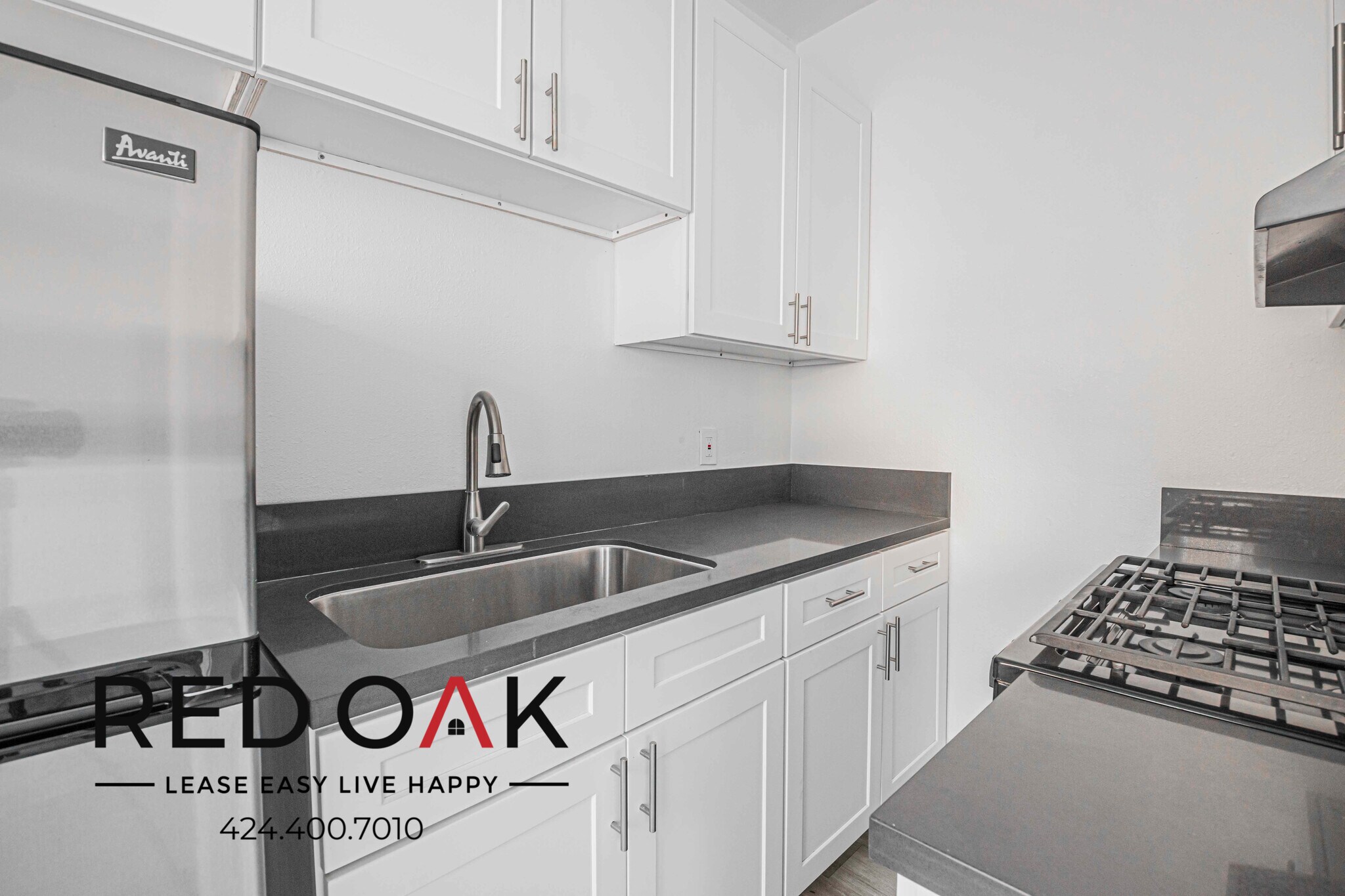 Building Photo - 822 S Park View St