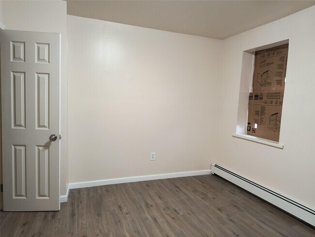 Building Photo - 22 Gidney Ave