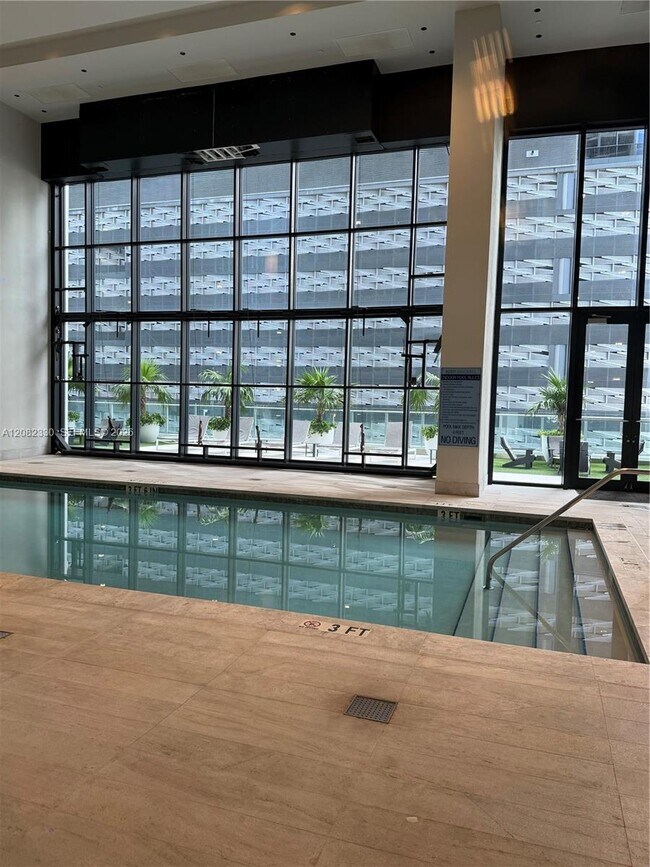 Building Photo - 1010 Brickell Ave