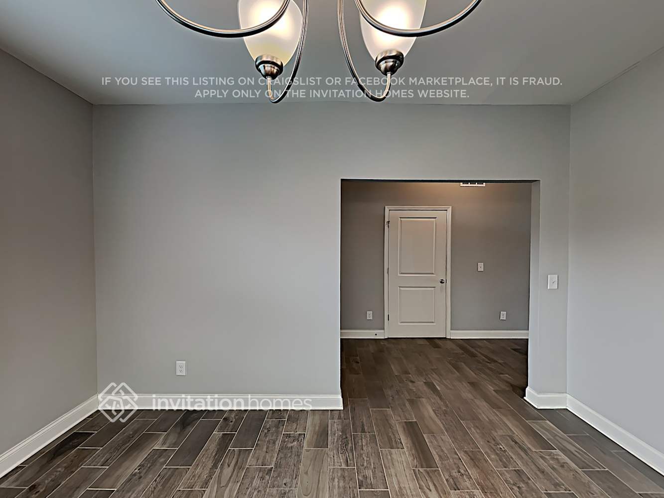 Building Photo - 2813 Santiago Circle