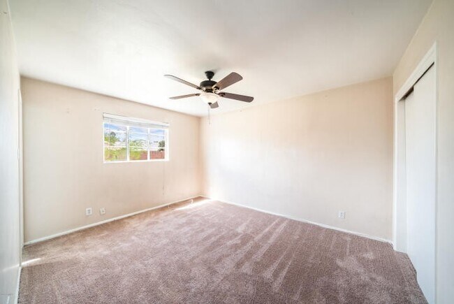 Building Photo - FIRST MONTH FREE! AFFORDABLE UNIT IN TEMPE!!!