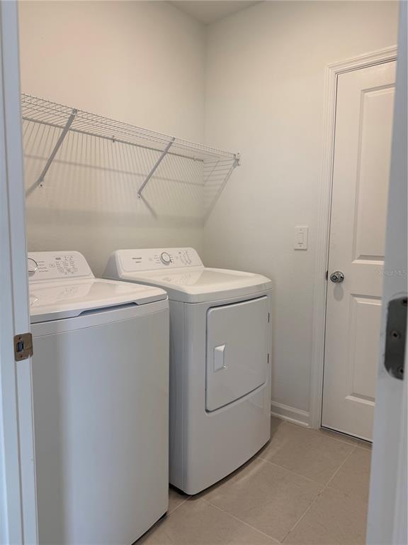 Building Photo - 2528 Absolute Ave