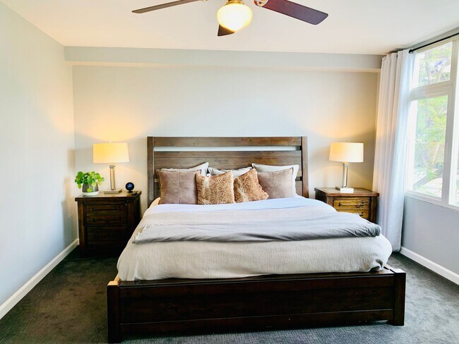 Building Photo - Live in the Heart of Little Italy! GORGEOUS 2BD/2BA Condo w/ Loft!