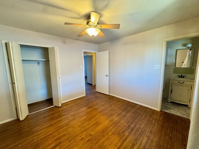 Building Photo - Spacious NE Heights Home