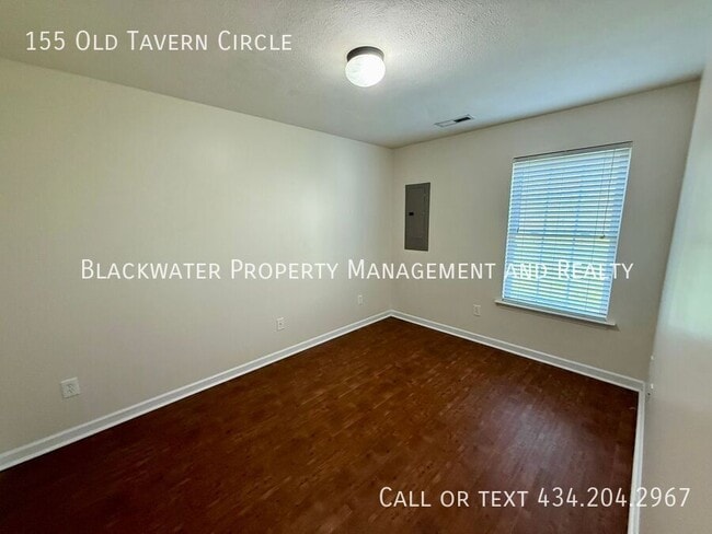 Building Photo - 155 Old Tavern Cir