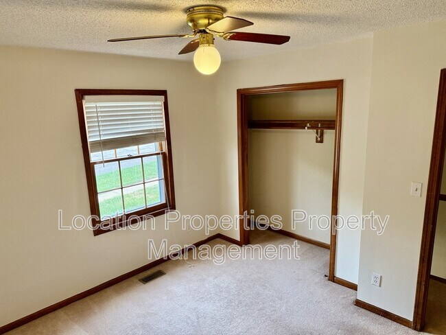 Building Photo - 3619 Lakecrest Ct