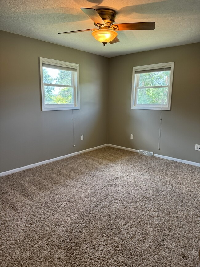 Building Photo - 5347 Harmont Ave NE