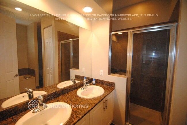 Building Photo - 6990 Julia Gardens Dr