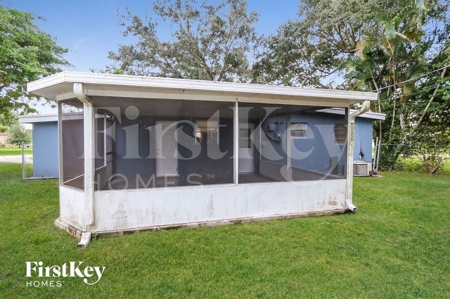 Building Photo - 11574 Oleander Dr