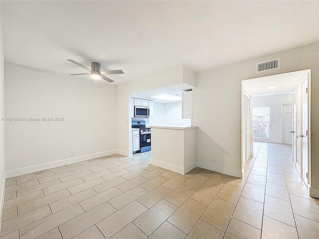 Building Photo - 1379 Seaview