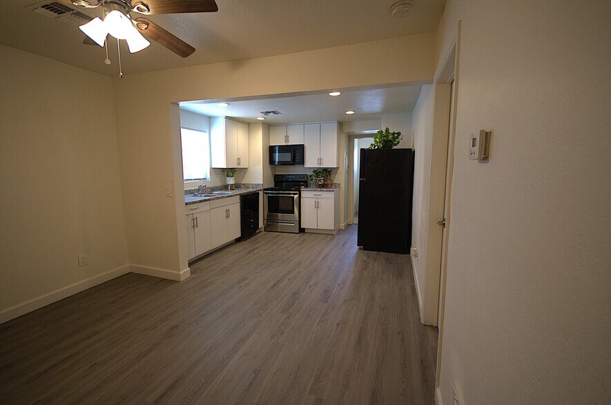 Kitchen - 9632 N 10th Ave