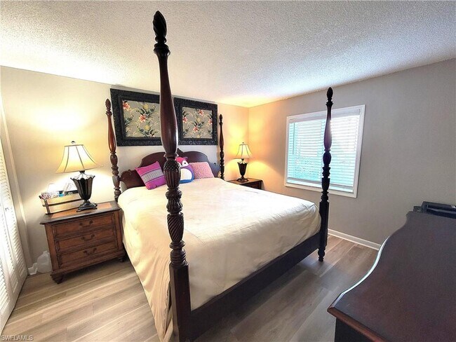 Building Photo - 1000 Manatee Rd