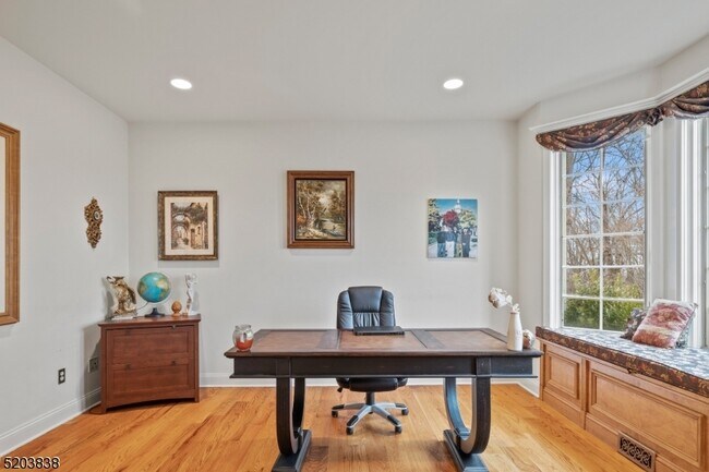 Building Photo - 326 Rock Ridge Ct