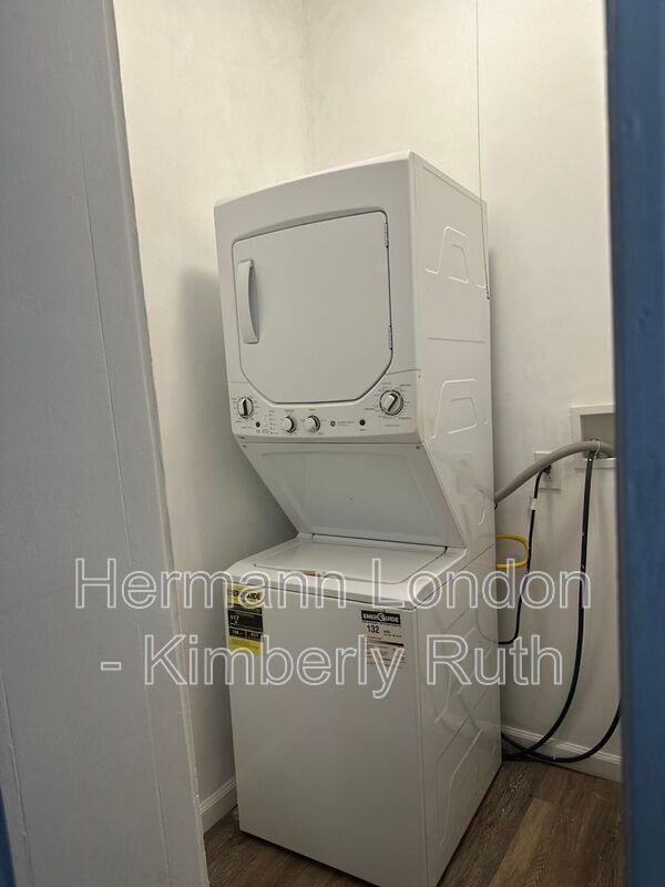 Building Photo - 3625 Virginia Ave