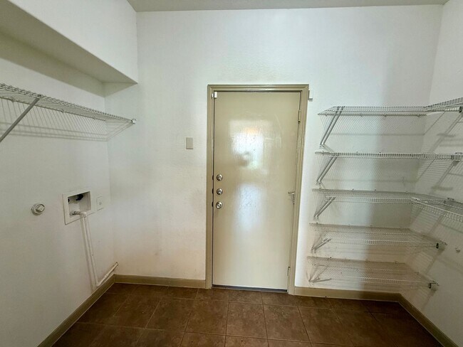 Building Photo - Beautiful 3 bedroom, 2.5 bathroom in Avery...