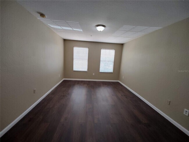 Building Photo - 2980 Ashland Ln S