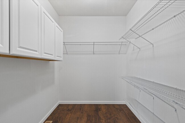 Building Photo - 3164 E 16th Ave