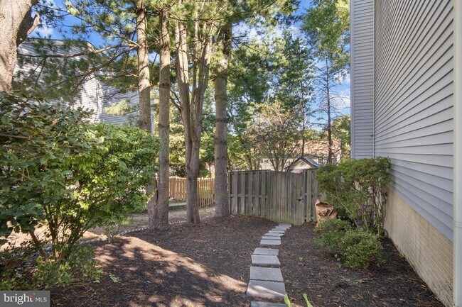 Building Photo - 3390 Longbow Ct