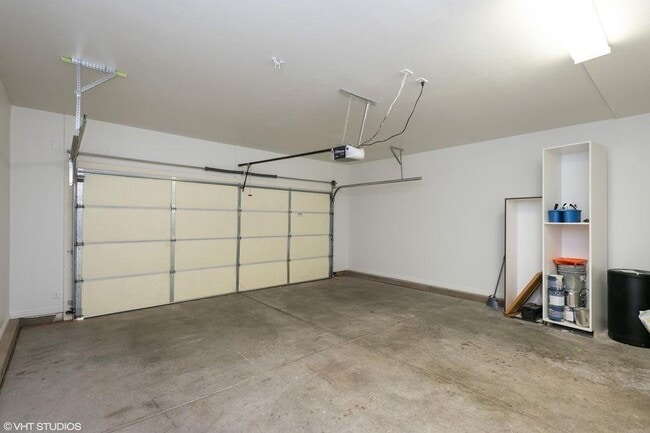 Building Photo - Great 3 bed 2 bath in Coral Canyon-Pet Fri...