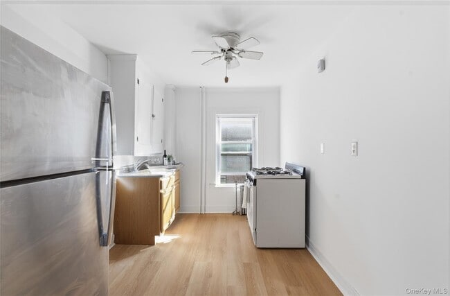 Building Photo - 226 Fourth Ave