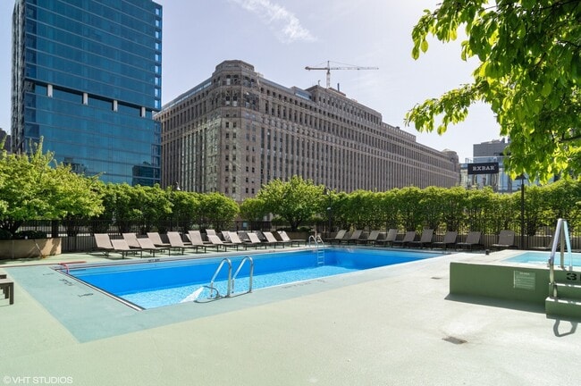 Building Photo - 400 N La Salle Dr