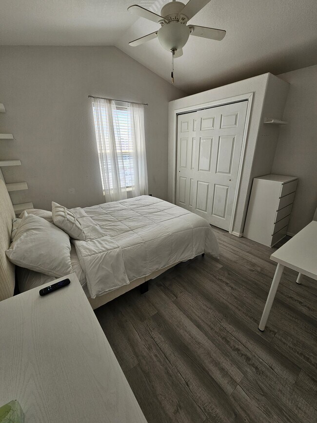 Building Photo - 8207 Monterey Way