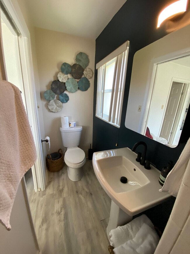 Building Photo - Sharon