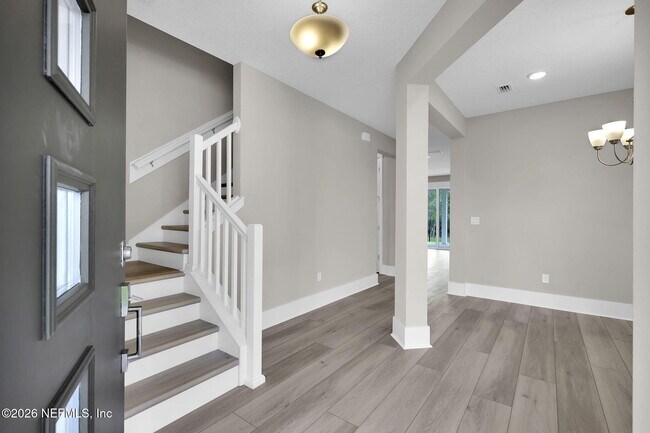 Building Photo - 202 Sutton Dr