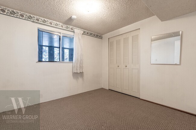 Building Photo - 7085 Metropolitan St