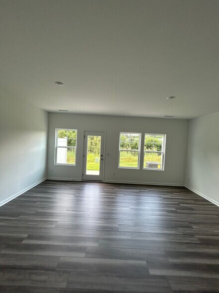 Building Photo - 519 Fran Dr