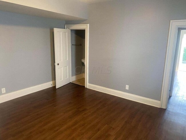 Building Photo - 484 E Columbus St