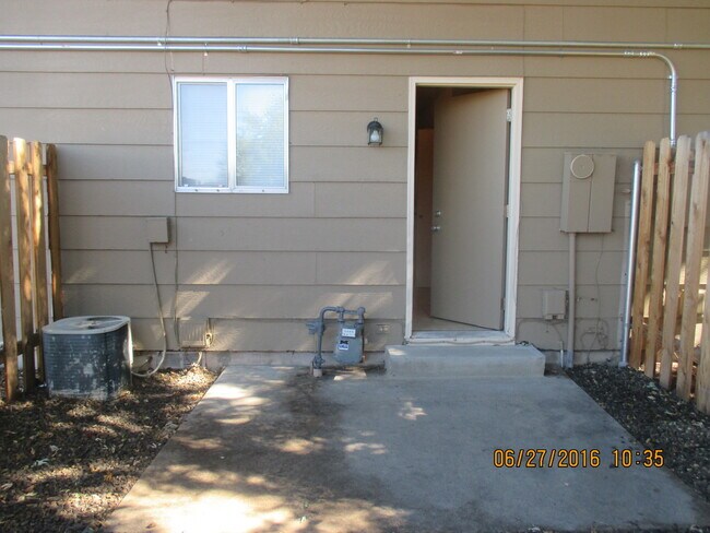Building Photo - 6531 W Douglas St