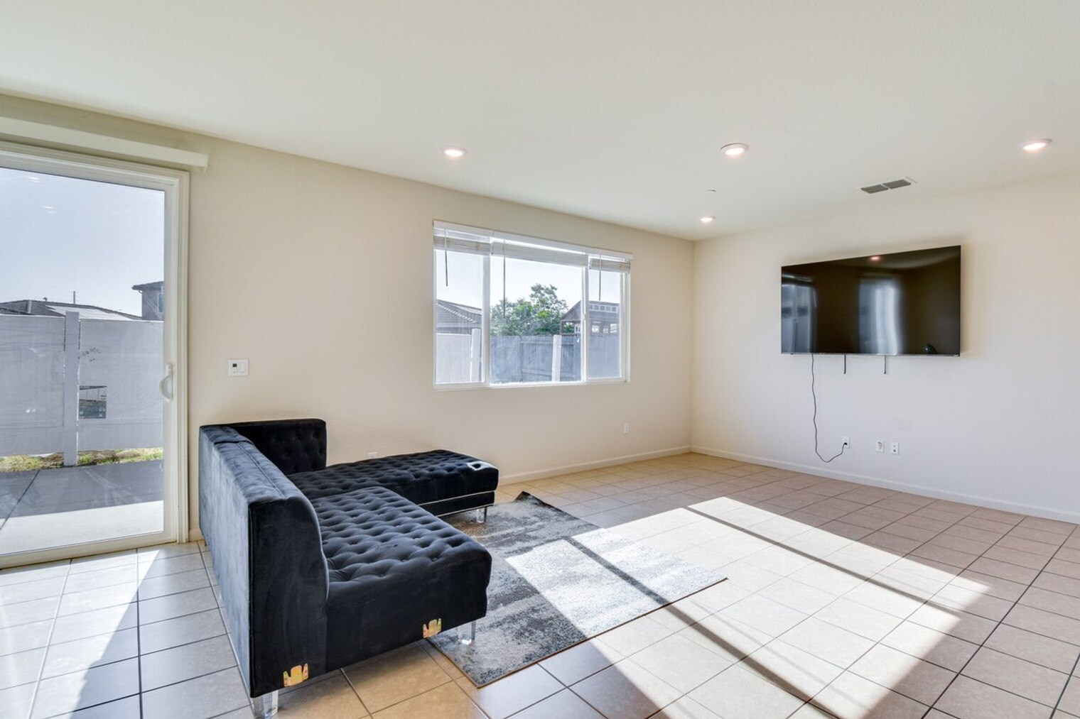 Building Photo - 1442 Copperfield Ave