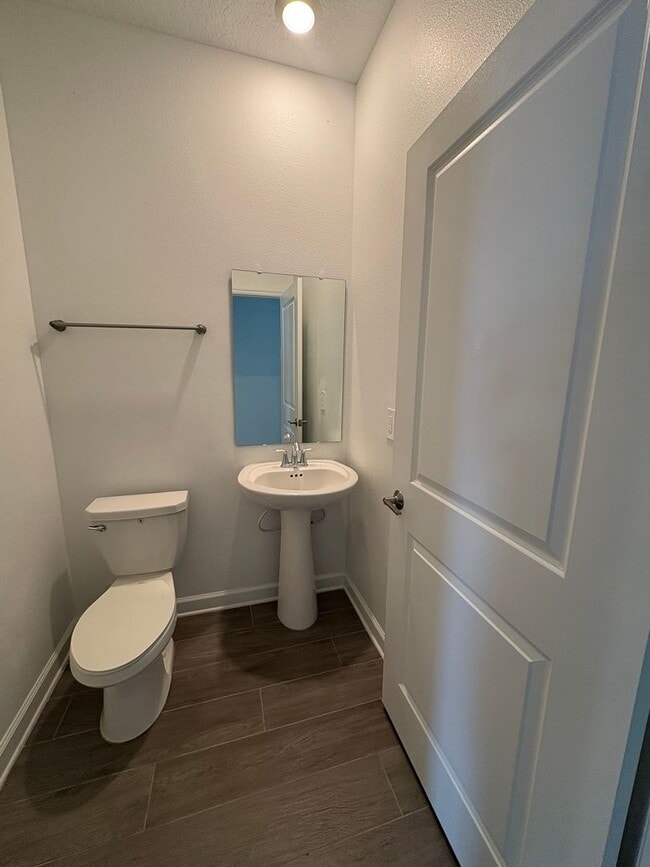 Building Photo - 3-bedroom Home for Rent in Storey Park