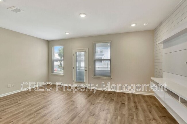 Building Photo - 306 Pathfinder Way