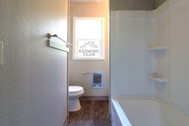 Building Photo - 3 Bedroom, 1.5 Bathroom Duplex in Richland