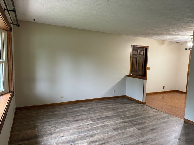 Building Photo - Available May 29th, 2026!