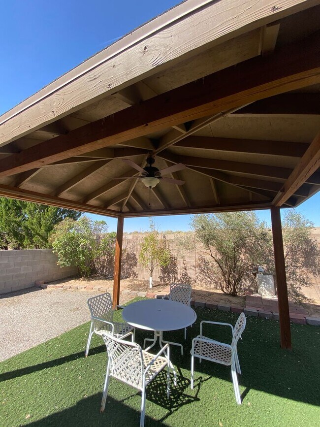 Building Photo - 1952 Mesa Grande Loop NE