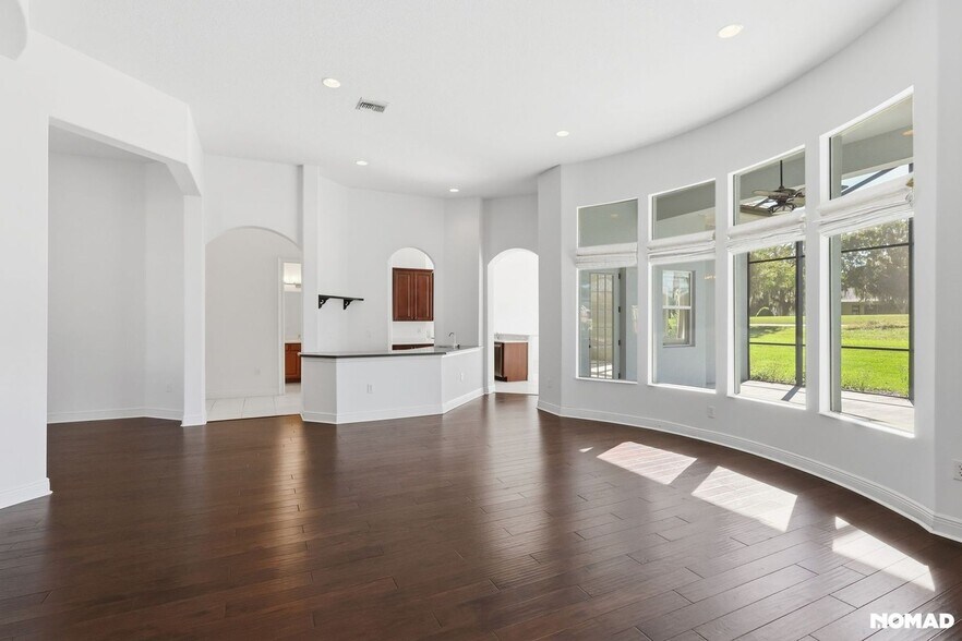 Building Photo - 6109 Spinnaker Loop