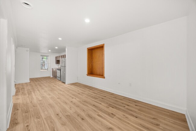 Building Photo - 2228 S. Wood-BSMT