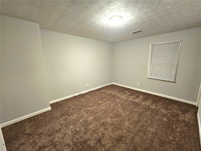 Building Photo - 5642 Estates Ct