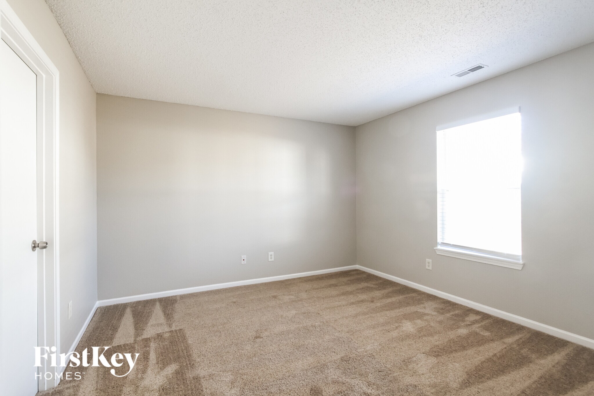 Building Photo - 9762 Trail Dr