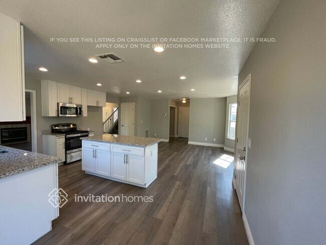 Building Photo - 850 Thetford Pl