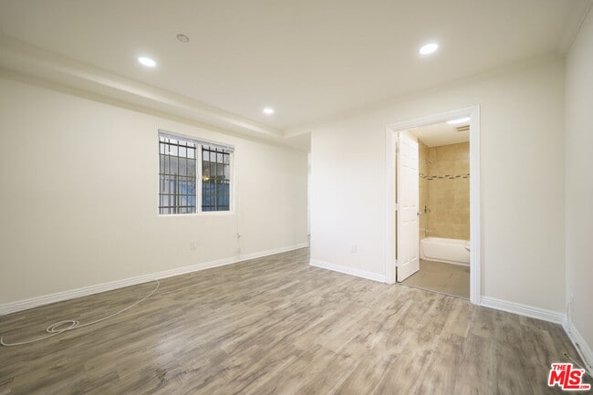 Building Photo - 10952 1/2 Wilmington Ave