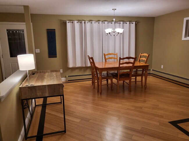 Building Photo - Fully Furnished Pearl Street Retreat in th...