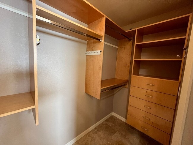 Building Photo - Hampton Court (Mililani Mauka) - Must see!!  3 bedrooms, central A/C, large 1745 sf, 2 story