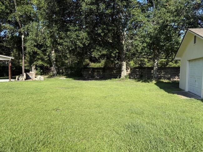 Building Photo - 122 Longleaf Cir
