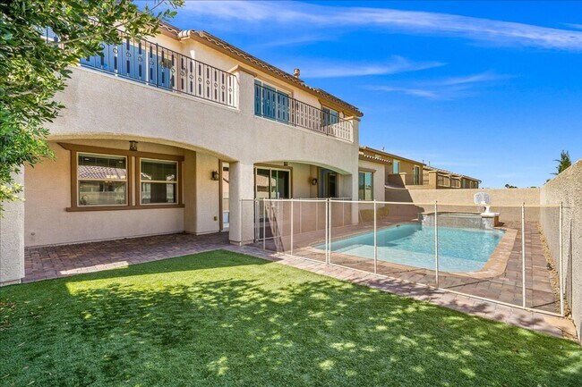 Building Photo - Fabulous Home with NexGen Sutie!