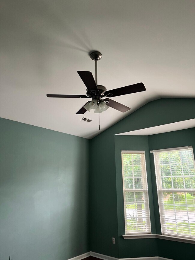 Building Photo - 4 Maravista Ave